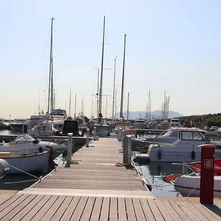 Casa Mare Apartment *
